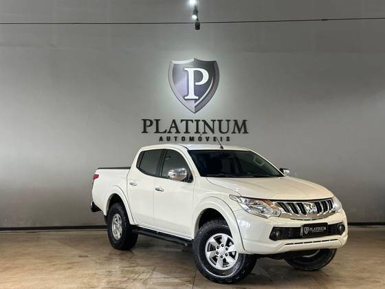 MITSUBISHI L200 TRITON 2.4 16V TURBO DIESEL OUTDOOR GLS CD 4X4 AUTOMÁTICO MITSUBISHI L200 TRITON 2.4 16V TURBO DIESEL OUTDOOR GLS CD 4X4 AUTOMÁTICO